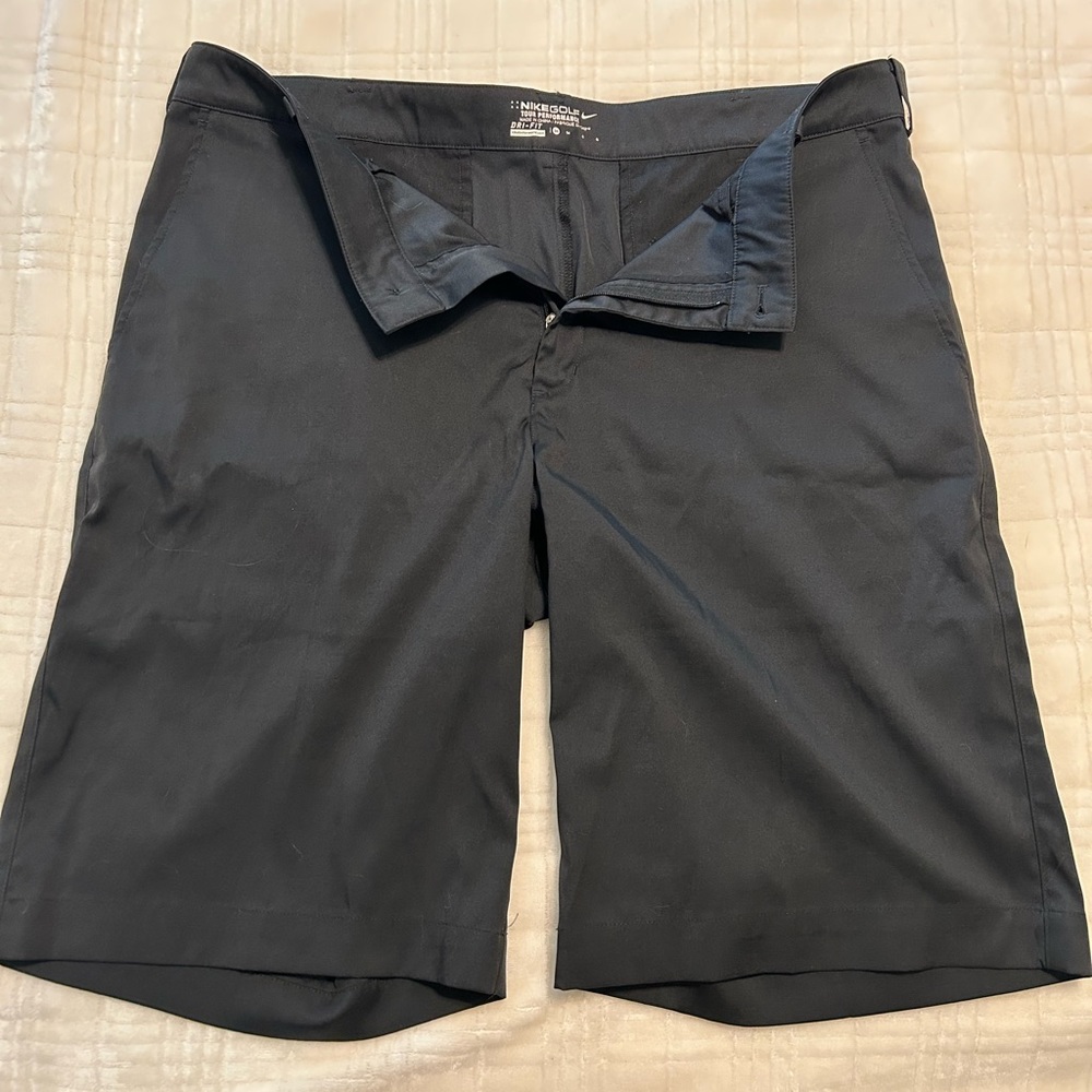 Men’s Nike golf shorts
